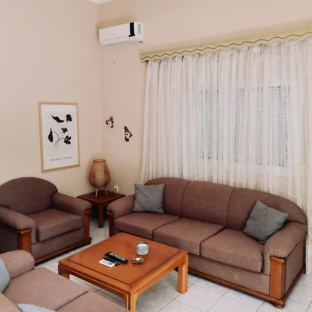 Great Apartment With A Nice Yard Politiká Zewnętrze zdjęcie